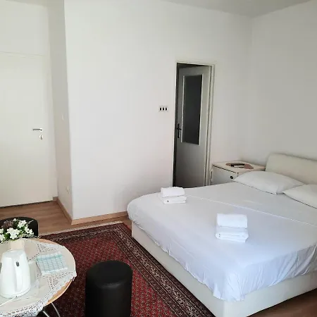 Sobe Centar Gæstehus 3*